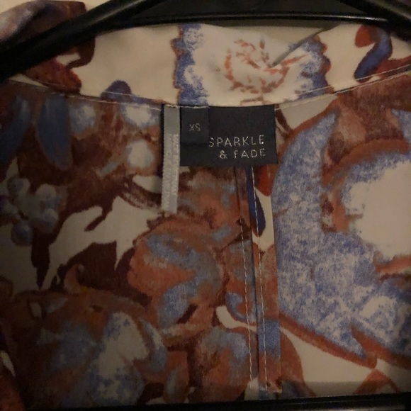 Floral lightweight blazer❤️ - Picture 2 of 3